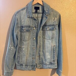 Men’s denim jacket in size small